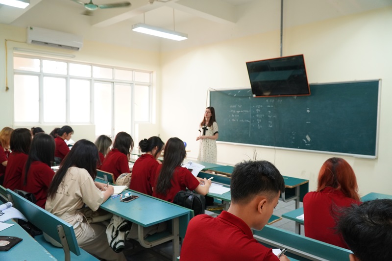 Giáo viên dạy tiếng Hàn Quốc