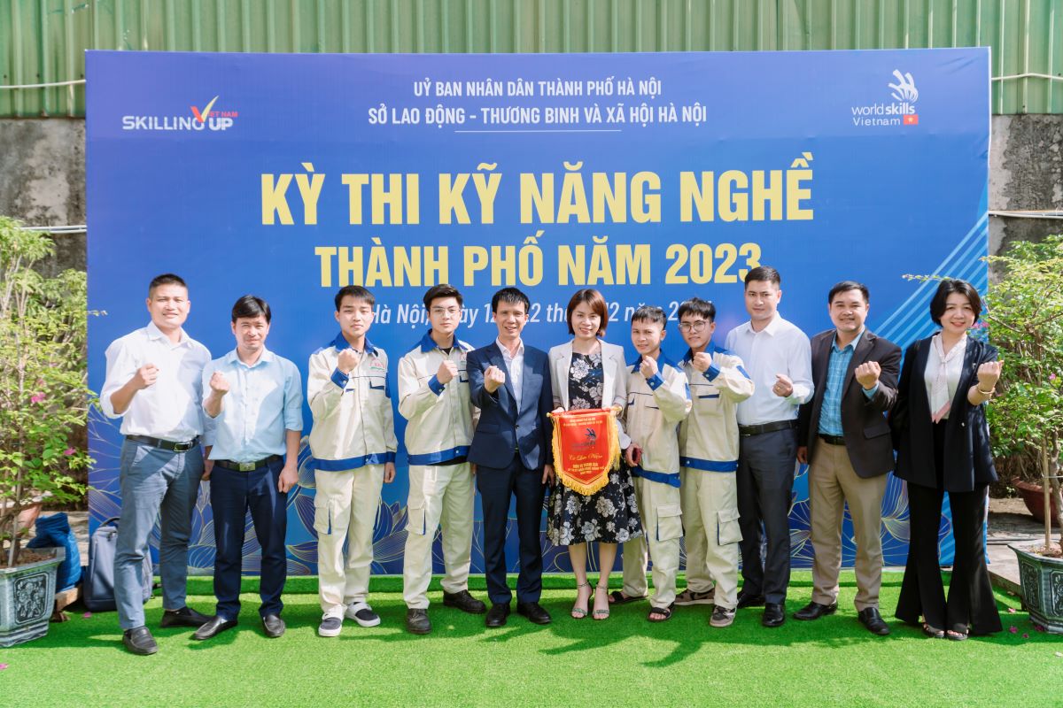 Thầy và trò trường Cao đẳng Bách Khoa dự kỳ thi KNN thành phố Hà Nội năm 2023