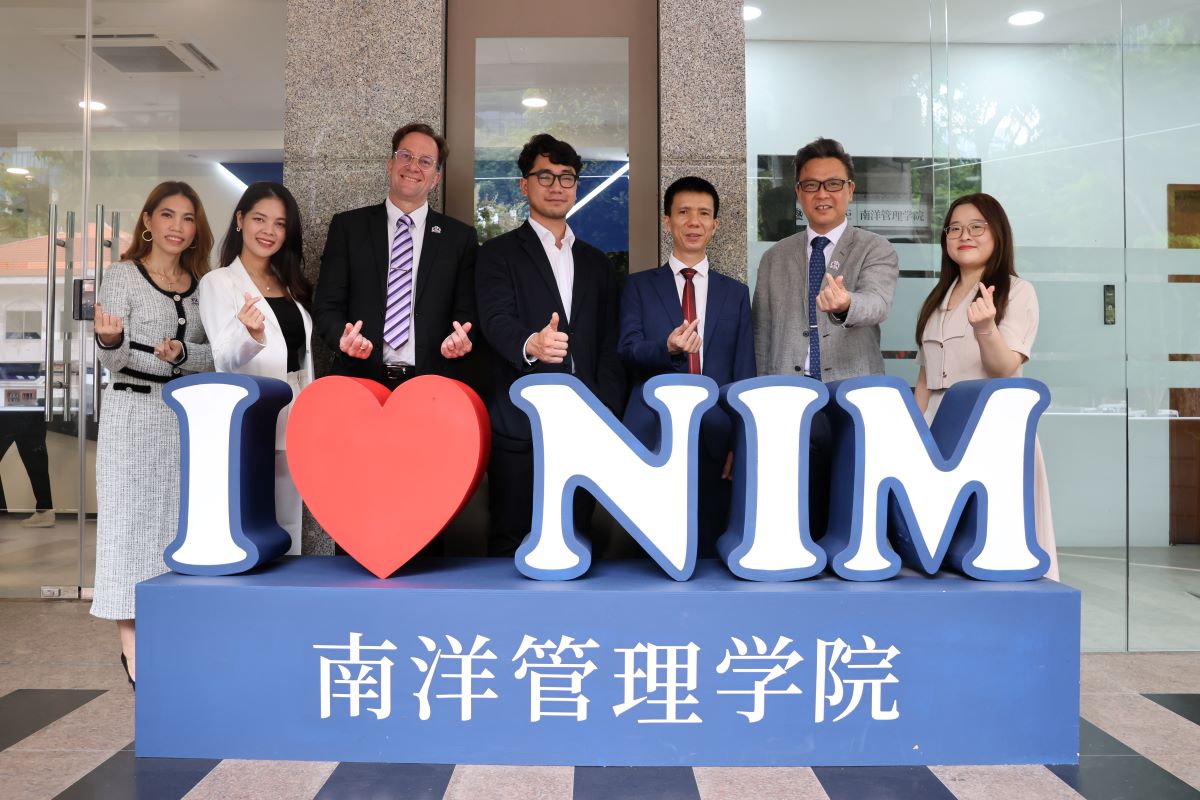 Trường Cao đẳng Bách Khoa ký kết hợp tác với Học viện quản lý Nanyang (Singapore)