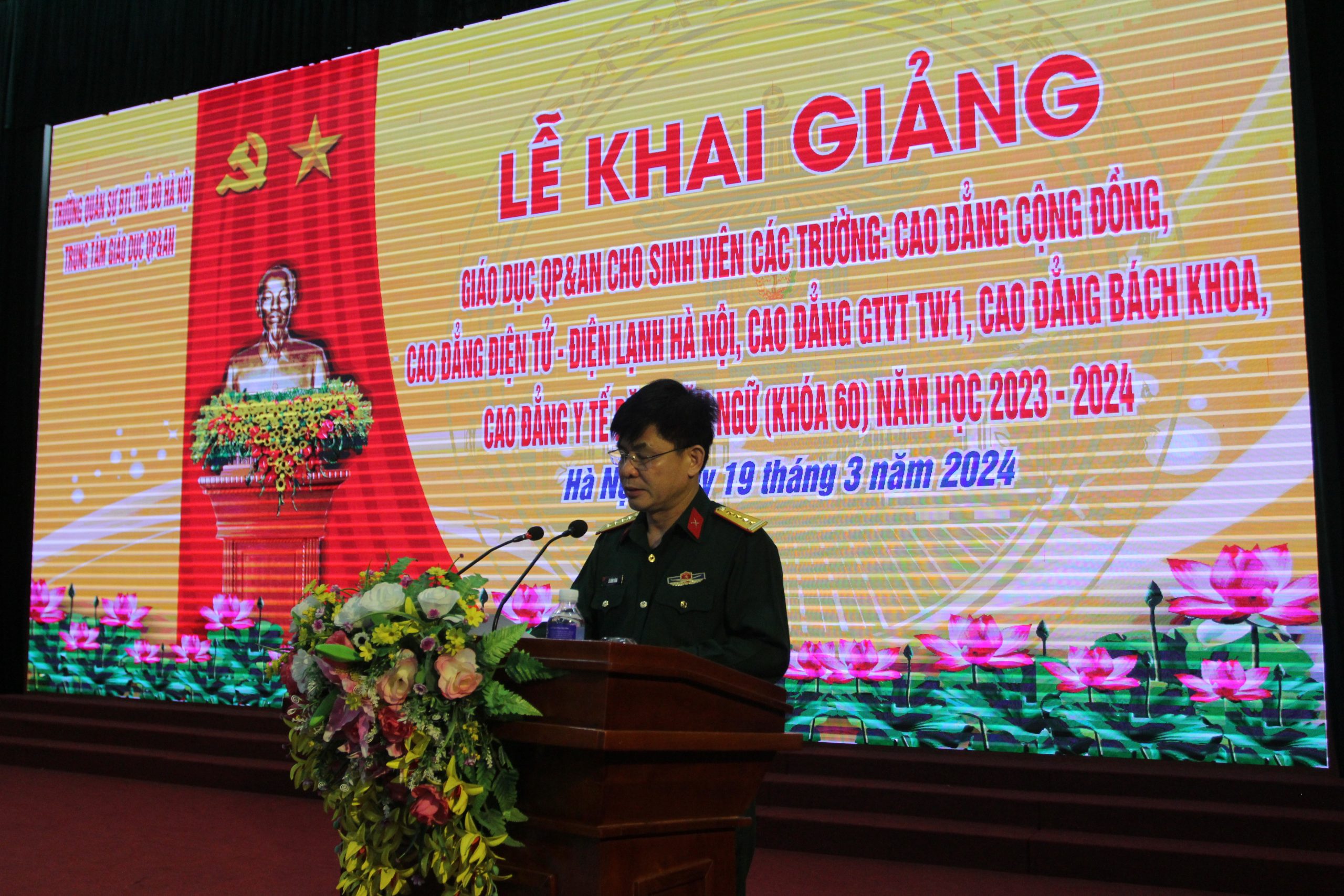 Đại tá Lê Hồng Đăng - Phó Hiệu trưởng Trường Quân sự Bộ Tư lệnh Thủ đô Hà Nội phát biểu khai mạc