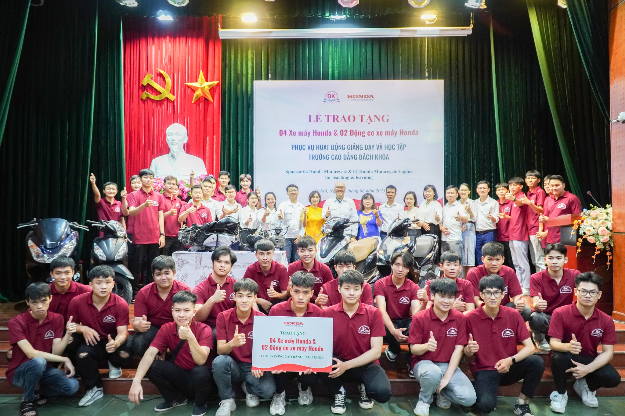 Công ty TNHH Honda Việt Nam trao tặng thiết bị phục vụ hoạt động giảng dạy và học tập khoa Công nghệ Ô tô