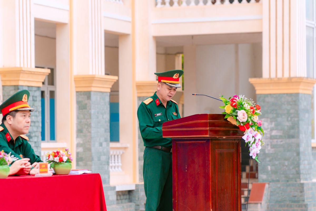 Đồng chí Thượng tá Nguyễn Thái Linh – Phó trưởng phòng tham mưu hành chính phát biểu